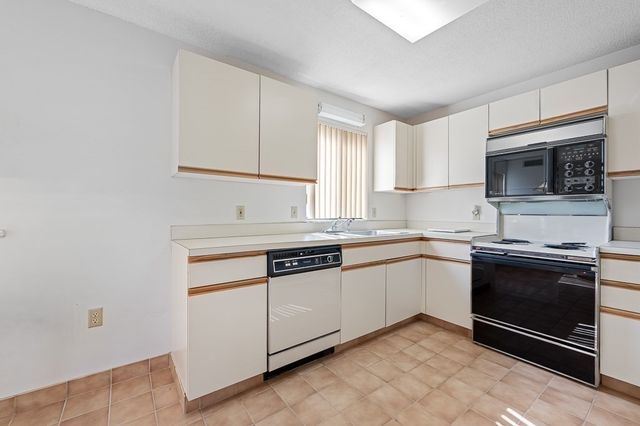65 Lake Avenue 508, Worcester, MA 01604