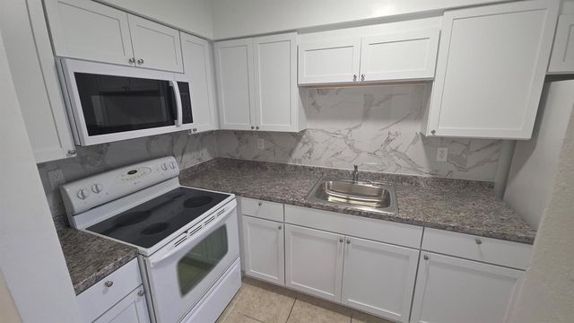 7511 Venetian Street 2, Miramar, FL 33023