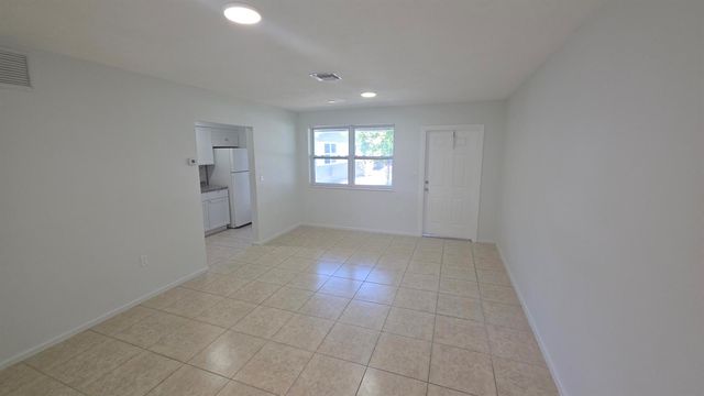 7511 Venetian Street 2, Miramar, FL 33023