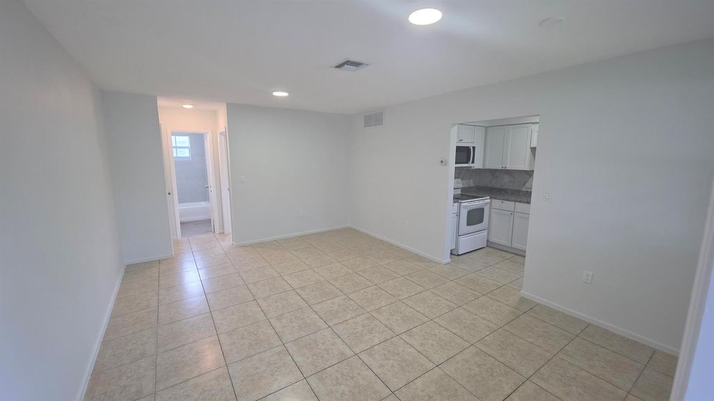 7511 Venetian Street 2, Miramar, FL 33023