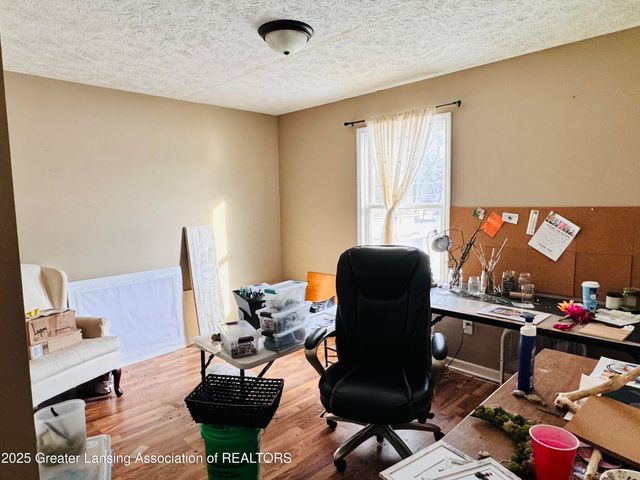 6046 Pheasant Avenue, Lansing, MI 48911