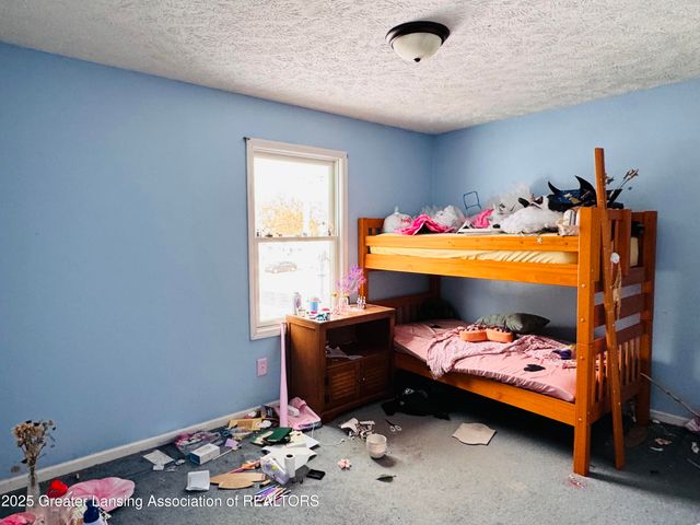 6046 Pheasant Avenue, Lansing, MI 48911