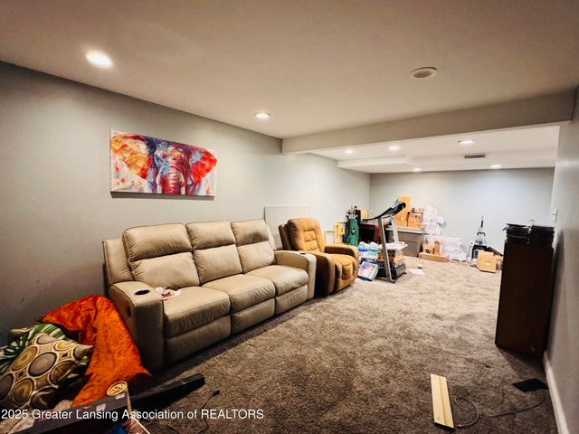 6046 Pheasant Avenue, Lansing, MI 48911