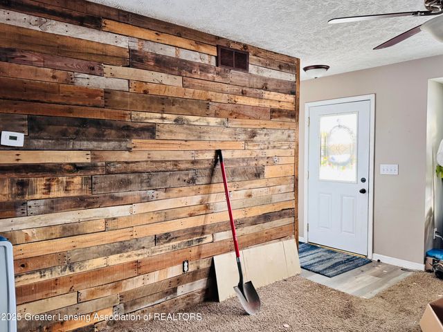 6046 Pheasant Avenue, Lansing, MI 48911