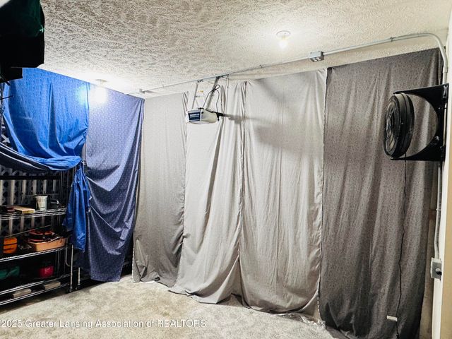 6046 Pheasant Avenue, Lansing, MI 48911