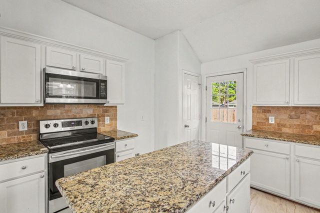 14021 Buckskin Drive, Willis, TX 77378