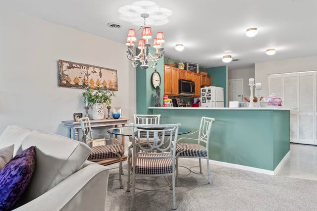 712 S Dogwood Dr Apt 302, Surfside Beach, SC 29575