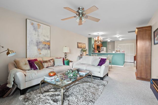 712 S Dogwood Dr Apt 302, Surfside Beach, SC 29575