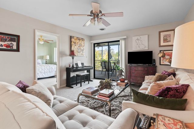 712 S Dogwood Dr Apt 302, Surfside Beach, SC 29575