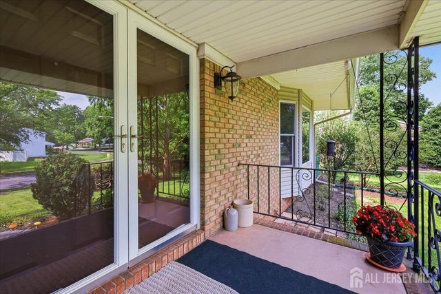 3 Winterberry Circle, Piscataway, NJ 08854