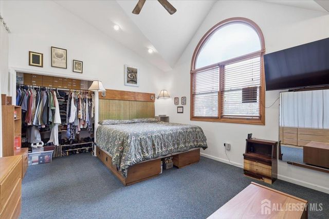 3 Winterberry Circle, Piscataway, NJ 08854