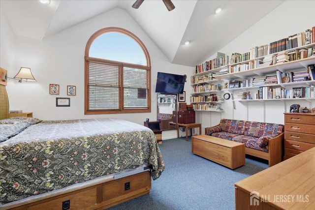 3 Winterberry Circle, Piscataway, NJ 08854
