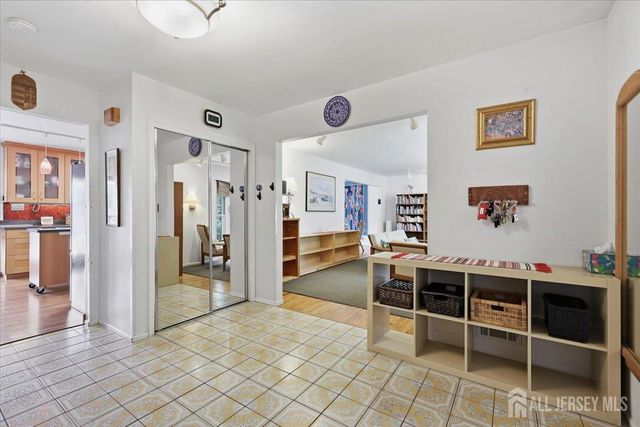 3 Winterberry Circle, Piscataway, NJ 08854