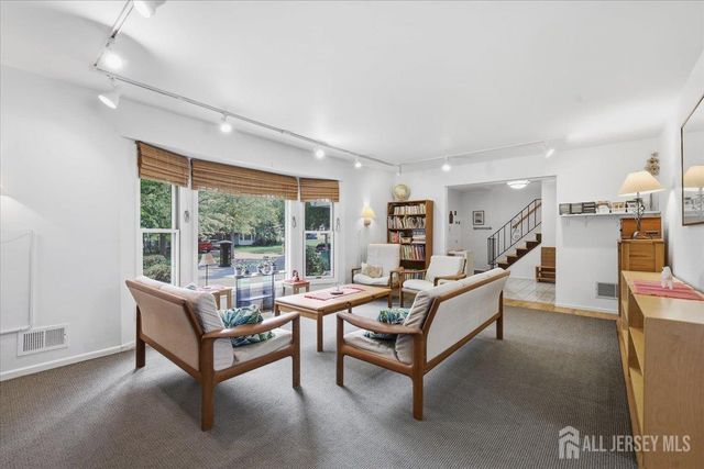 3 Winterberry Circle, Piscataway, NJ 08854