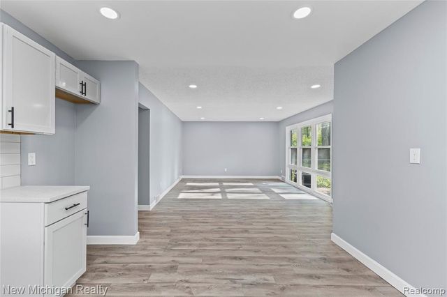 21901 Harding Street, Oak Park, MI 48237
