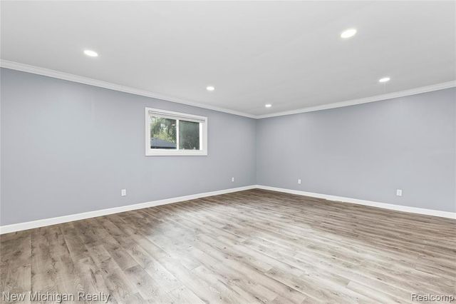 21901 Harding Street, Oak Park, MI 48237
