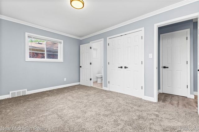 21901 Harding Street, Oak Park, MI 48237