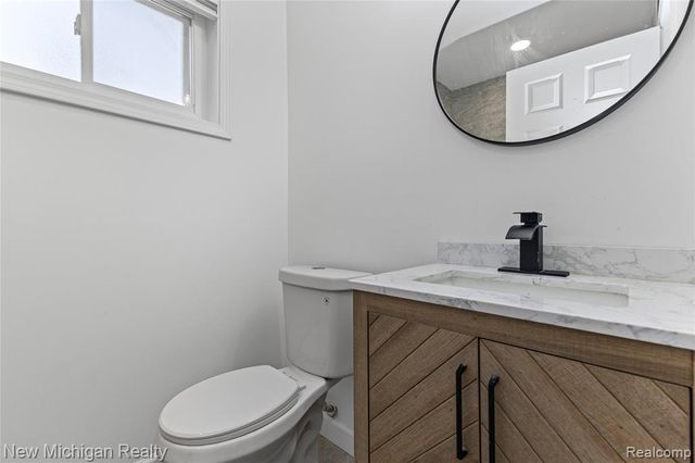 21901 Harding Street, Oak Park, MI 48237