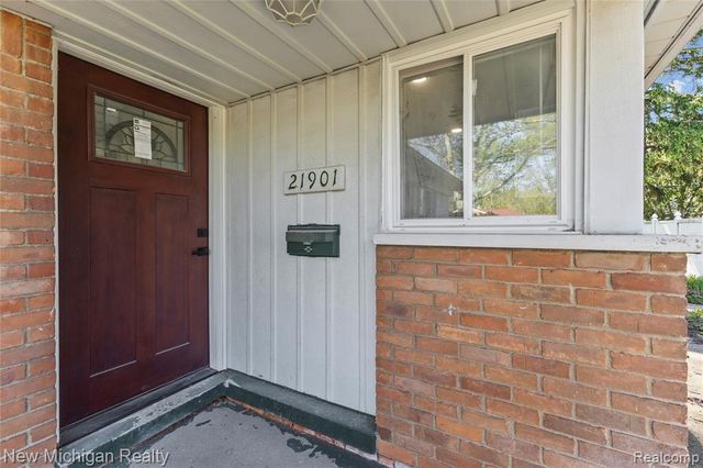 21901 Harding Street, Oak Park, MI 48237