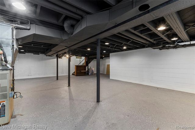 21901 Harding Street, Oak Park, MI 48237