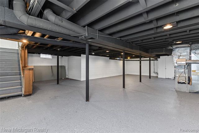21901 Harding Street, Oak Park, MI 48237