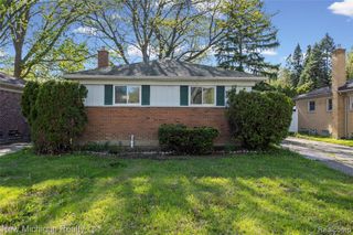 21901 Harding Street, Oak Park, MI 48237