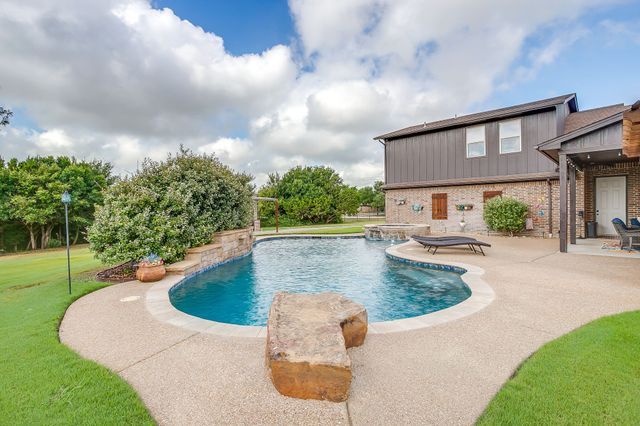 119 Antler Ridge Court, Azle, TX 76020
