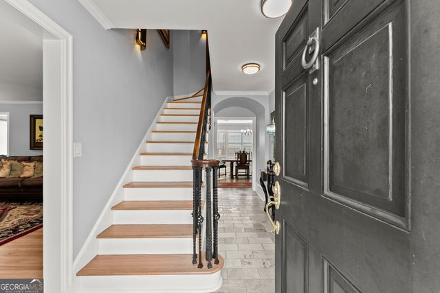 669 Dixon Drive, Gainesville, GA 30501