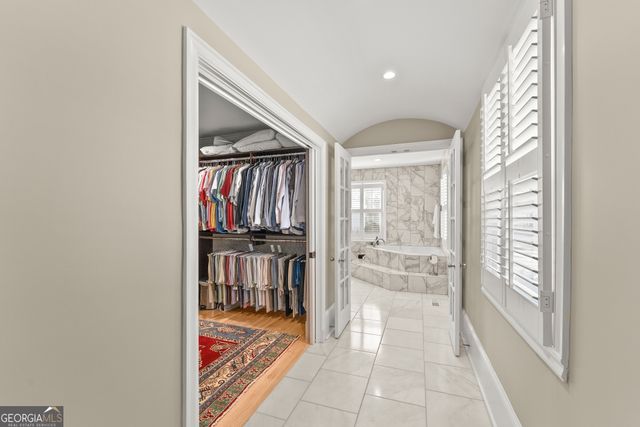 669 Dixon Drive, Gainesville, GA 30501