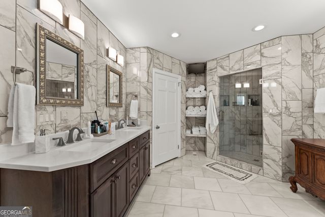 669 Dixon Drive, Gainesville, GA 30501