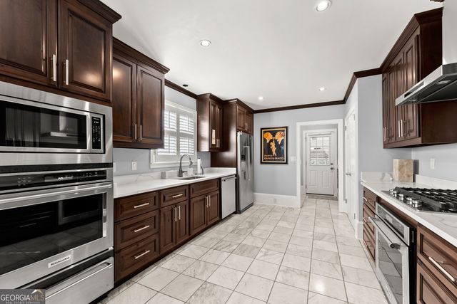 669 Dixon Drive, Gainesville, GA 30501