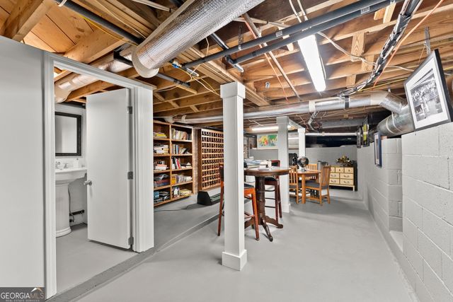 669 Dixon Drive, Gainesville, GA 30501