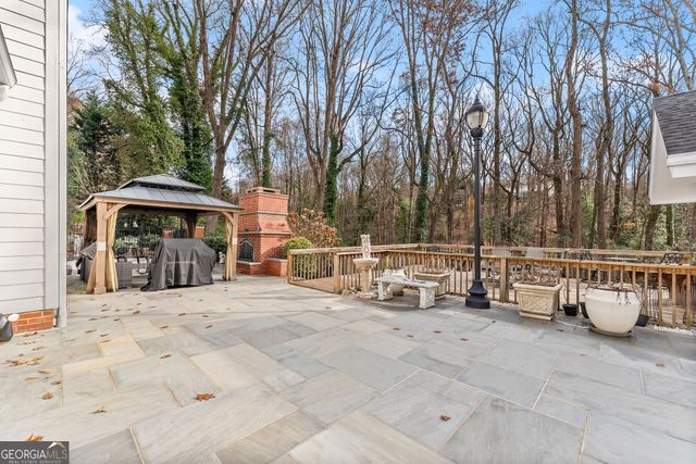 669 Dixon Drive, Gainesville, GA 30501