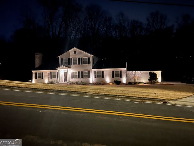 669 Dixon Drive, Gainesville, GA 30501