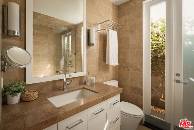 363 Huntley Drive, West Hollywood, CA 90048