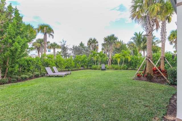 10369 Northbrook Circle, Palm Beach Gardens, FL 33412