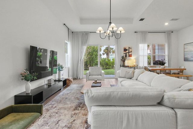 10369 Northbrook Circle, Palm Beach Gardens, FL 33412