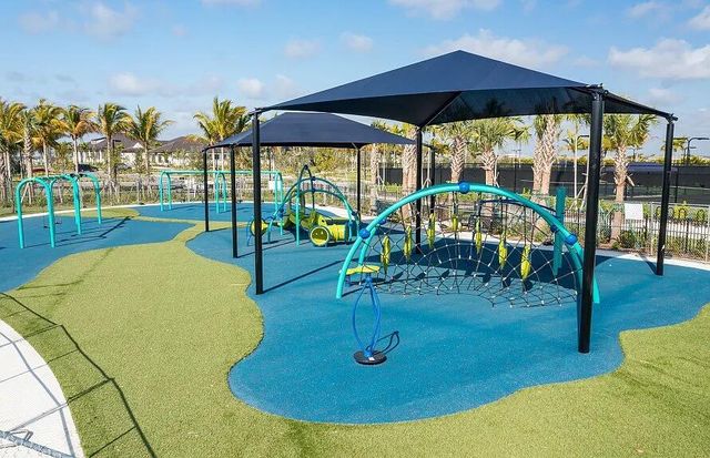 10369 Northbrook Circle, Palm Beach Gardens, FL 33412