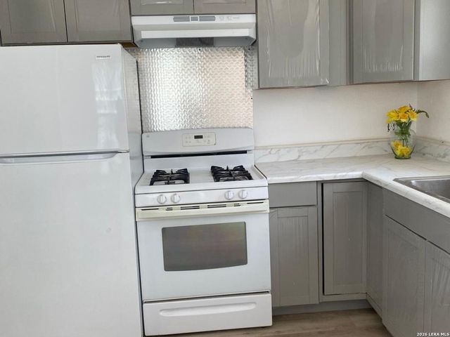 2506 W Mulberry, San Antonio, TX 78228