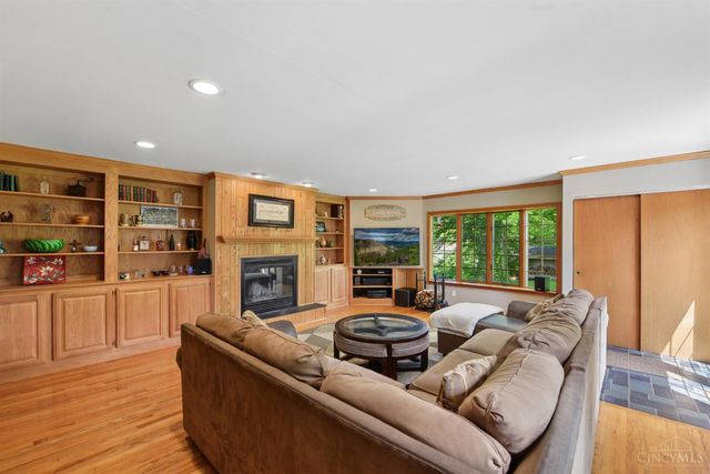 5514 Cove Court, Cincinnati, OH 45238
