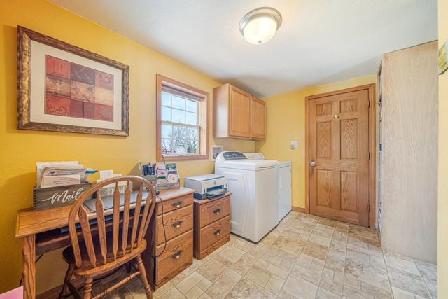 323 S Heritage DRIVE, Oostburg, WI 53070