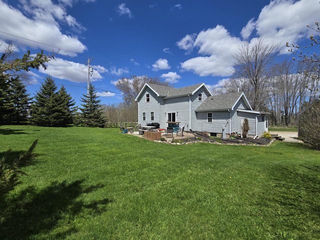 323 S Heritage DRIVE, Oostburg, WI 53070