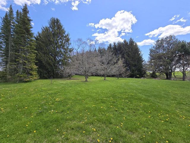 323 S Heritage DRIVE, Oostburg, WI 53070