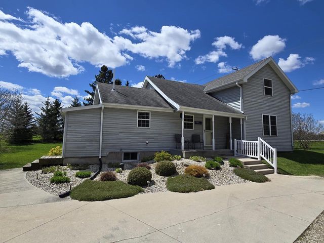 323 S Heritage DRIVE, Oostburg, WI 53070