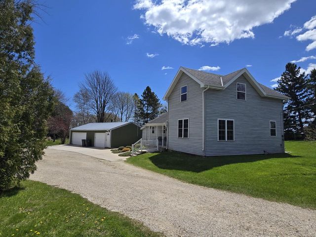 323 S Heritage DRIVE, Oostburg, WI 53070