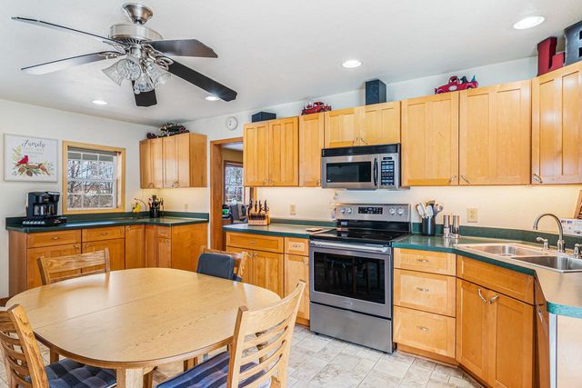 323 S Heritage DRIVE, Oostburg, WI 53070
