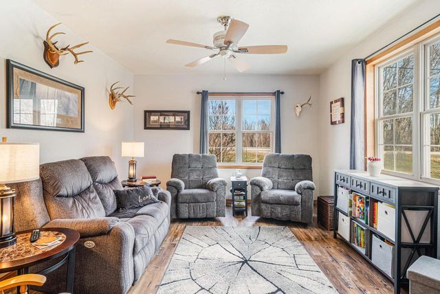 323 S Heritage DRIVE, Oostburg, WI 53070