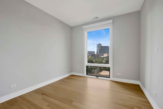 650 N Morgan Street 404, Chicago, IL 60642