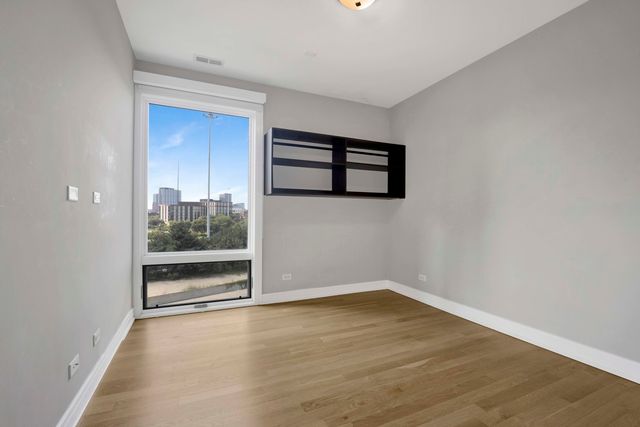 650 N Morgan Street 404, Chicago, IL 60642