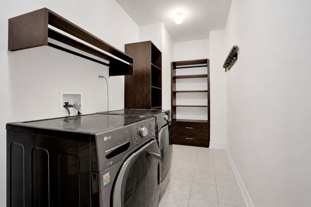 650 N Morgan Street 404, Chicago, IL 60642